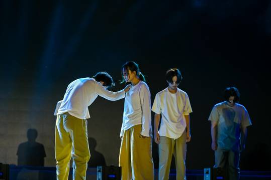 /Users/sabrina/Desktop/三亿体育_三亿(中国)一站式服务官方网站举办2023年迎新晚会/图9.《是非黑白》/图1.jpg图1