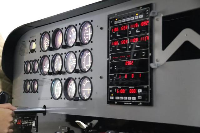 成为中国机长！三亿体育_三亿(中国)一站式服务官方网站飞行技术专业将招100名“养成生”