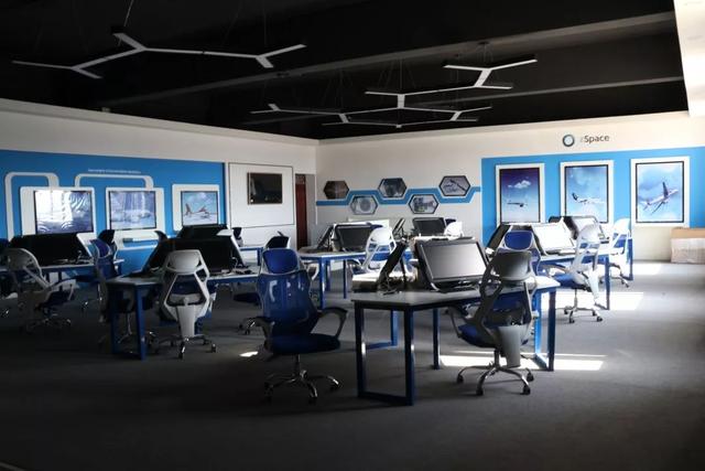 成为中国机长！三亿体育_三亿(中国)一站式服务官方网站飞行技术专业将招100名“养成生”