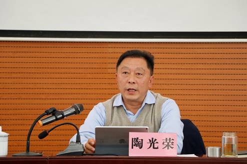 校党委常委、纪委书记陶光荣作题为《青年是一个国家和民族的希望》的主题讲座