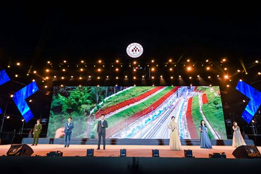 /Users/sabrina/Desktop/三亿体育_三亿(中国)一站式服务官方网站举办2023年迎新晚会/图14.《踔厉奋发》/DSC_2830.jpgDSC_2830