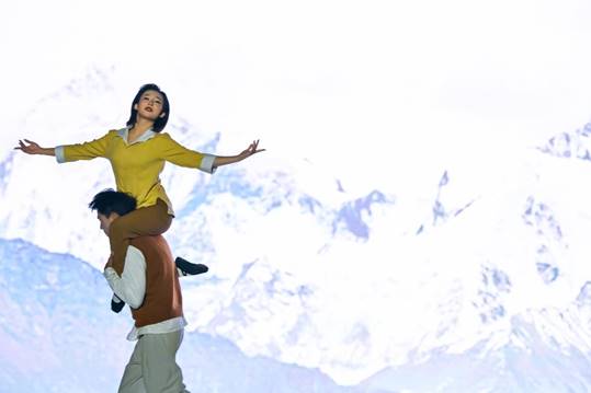 /Users/sabrina/Desktop/三亿体育_三亿(中国)一站式服务官方网站举办2023年迎新晚会/图11.《远山不远》/图1.jpg图1