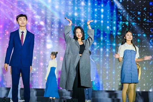 /Users/sabrina/Desktop/三亿体育_三亿(中国)一站式服务官方网站举办2023年迎新晚会/图17.《最美表演》/图3.jpg图3