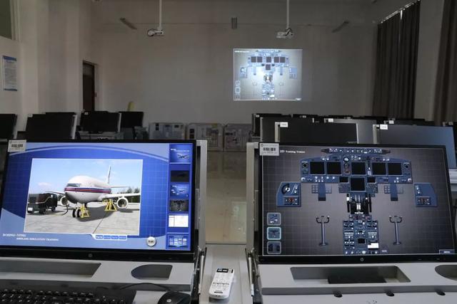 成为中国机长！三亿体育_三亿(中国)一站式服务官方网站飞行技术专业将招100名“养成生”